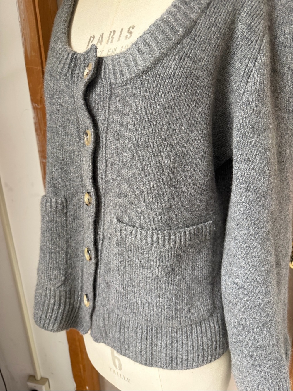 $2150 Khaite Caro Cashmere Cardigan in Gray - Size XL - Picture 3 of 15